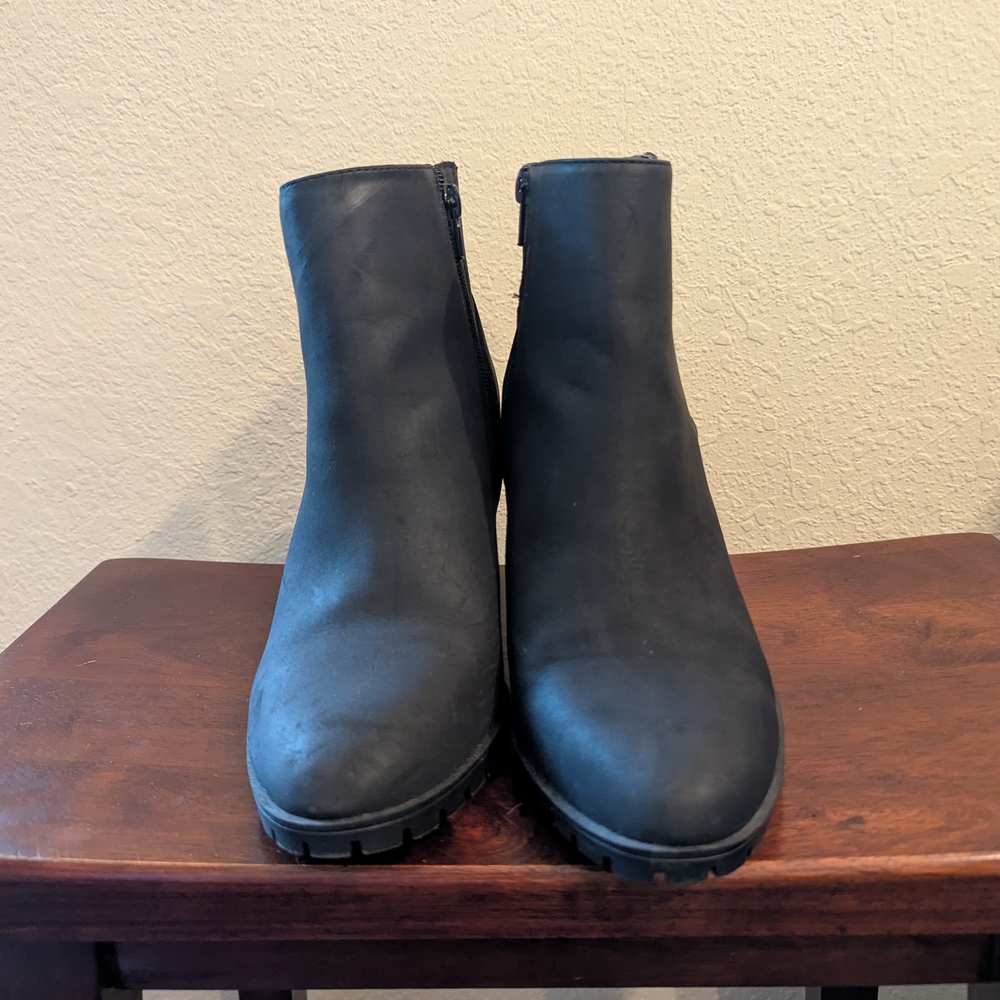 Kelly & Katie Chunky Lug Sole Black Boots - 8.5 M